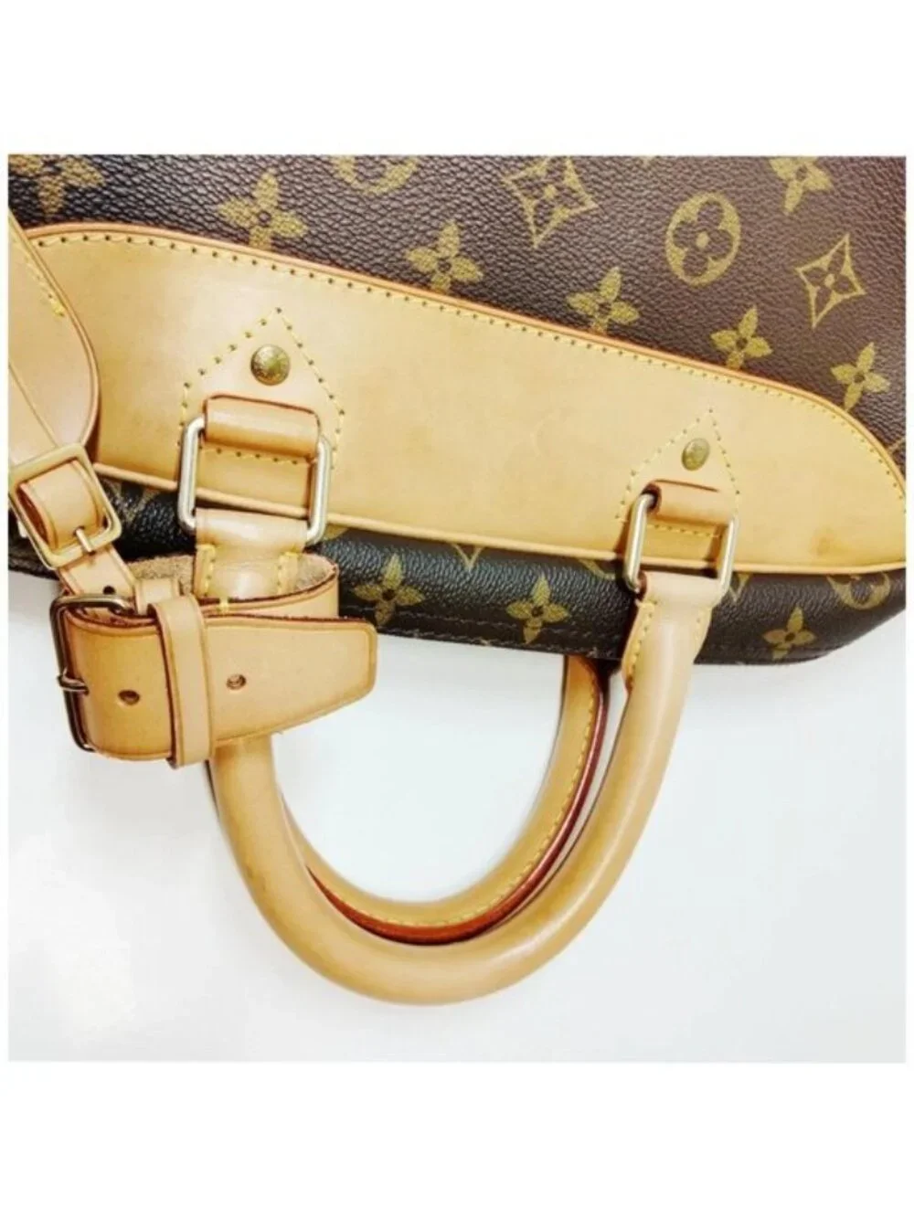 Authentic Louis Vuitton Evasion MM Monogram Travel Bag